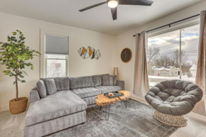 3 Mi to Downtown Youngstown Updated Apartment